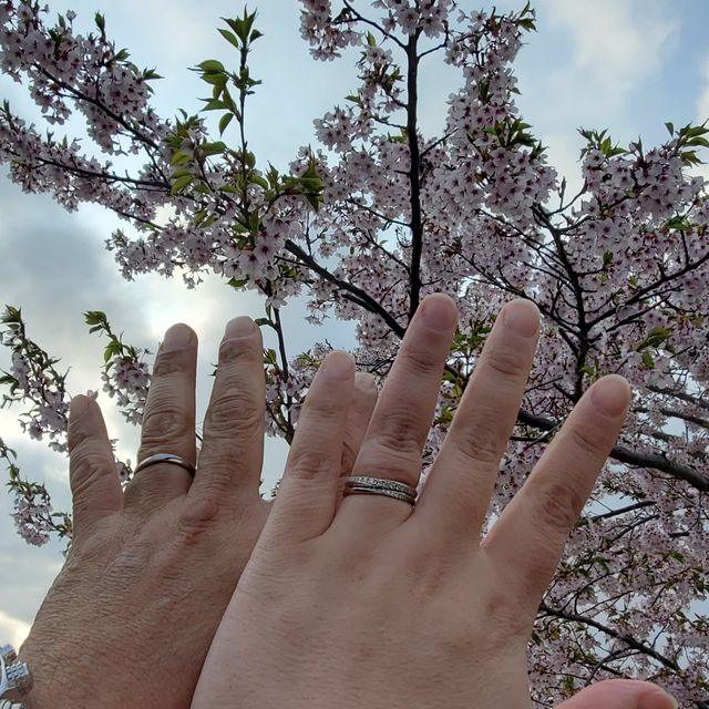 【銀座ダイヤモンドシライシの口コミ】 同じデザインでもリングの太さが豊富にあり、太さが違うだけで着けた時に…