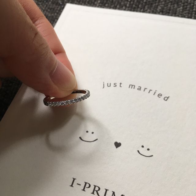 【アイプリモ(I-PRIMO)の口コミ】 婚約指輪と重ね着けしたいと思っていたのですが、華奢でキラキラしていて…