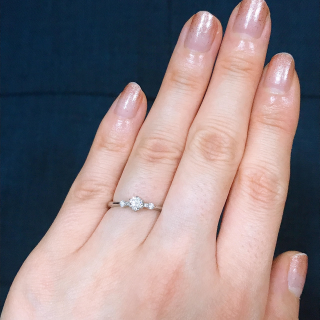 【ROYAL ASSCHER(ロイヤル・アッシャー)の口コミ】 シンプルで王道なデザインをずっと探していて、ブランドのストーリーから…