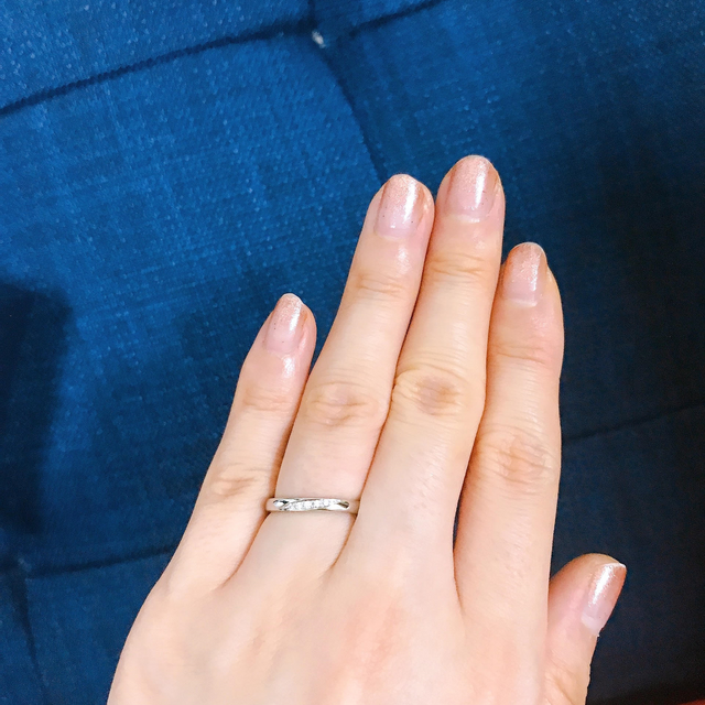 【ROYAL ASSCHER(ロイヤル・アッシャー)の口コミ】 シンプルで王道なデザインをずっと探していて、ブランドのストーリーから…