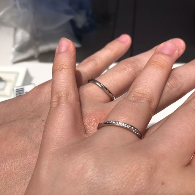 【銀座ダイヤモンドシライシの口コミ】 何個も試着させていただき、
旦那はどれをつけても「いいね」としか言わず…