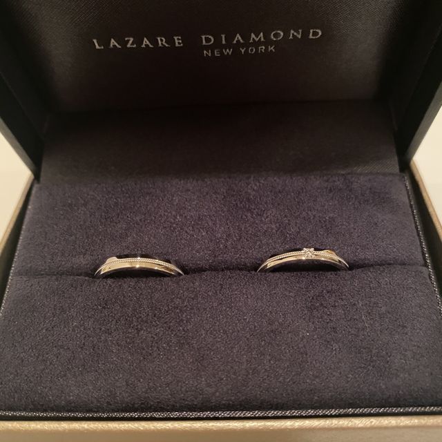 【ラザール ダイヤモンド(LAZARE DIAMOND)の口コミ】 職場でもつけやすい、シンプルなデザインにしました。
主人がストレートの…