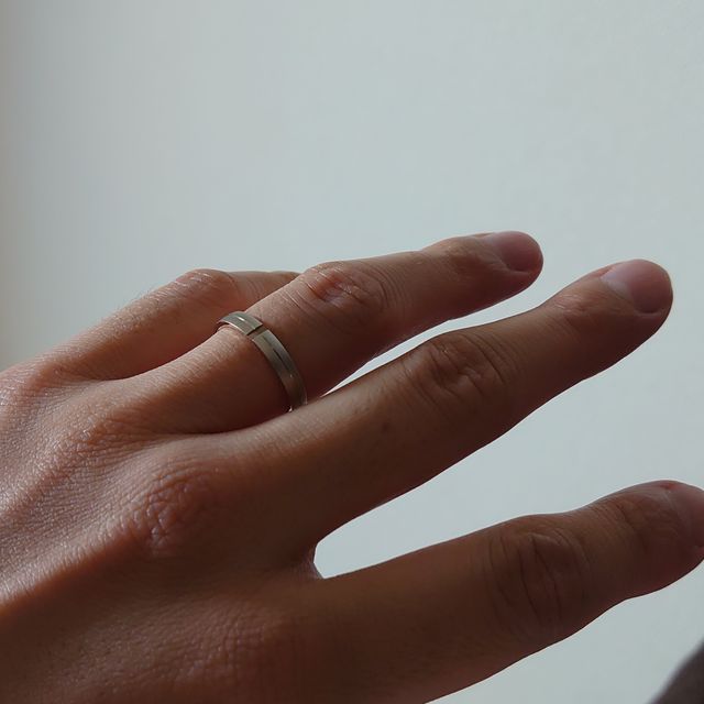 【エクセルコダイヤモンド(EXELCO DIAMOND)の口コミ】 指輪の決めてについてですが、まず一番に重視したのが見た目です。見た感…