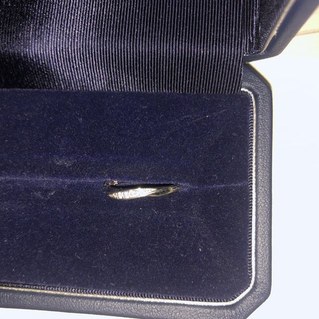 【銀座ダイヤモンドシライシの口コミ】 男性用と女性用で、お揃いのデザインであり、男性用は艶消し加工等を行う…