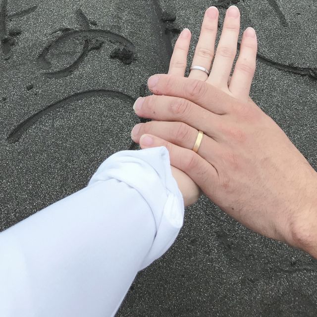 【CHARMY(チャーミー)の口コミ】 デザインが決め手。つや消し加工とつやあり加工がされており、両方のデザ…