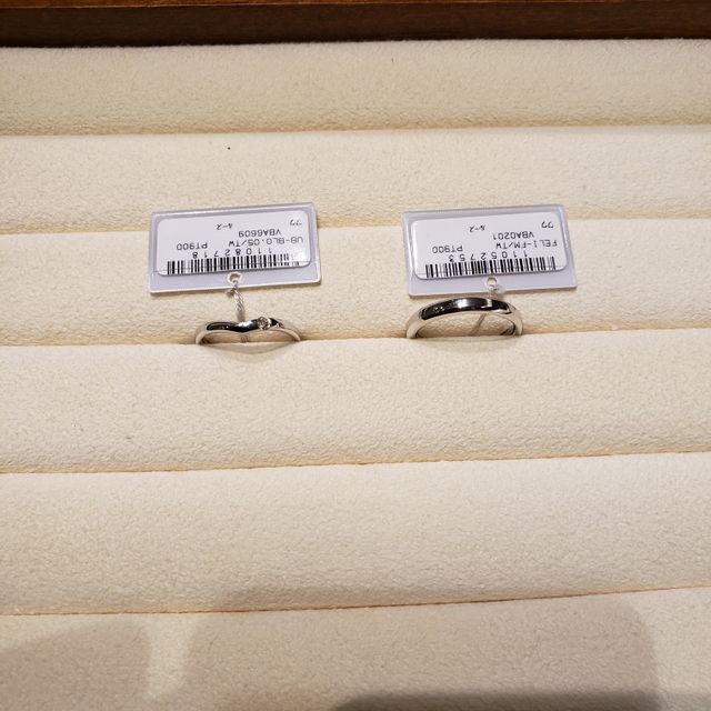 【TRECENTI(トレセンテ)の口コミ】 ずっとV字のリングで探していましたが、ここで初めて一石のリングを出して…