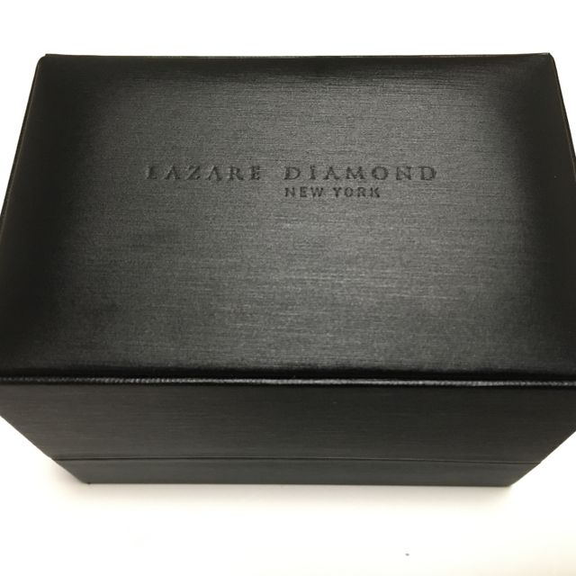 【ラザール ダイヤモンド(LAZARE DIAMOND)の口コミ】 似たデザインは他の店にもありますが、1番私の指に馴染んでいる点が決め手…
