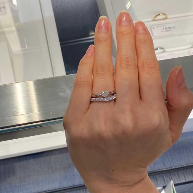 【MIKIMOTO(ミキモト)の口コミ】 指輪のデザインはシンプルで、指通りが良いです。
日本ブランドなので小さ…