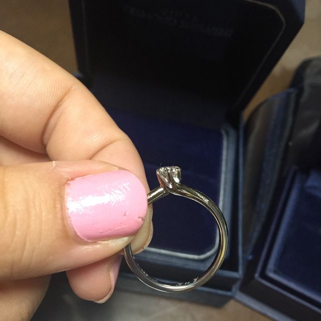 【銀座ダイヤモンドシライシの口コミ】 ダイヤが素敵だったので、ダイヤの邪魔にならないデザインにしたかったの…