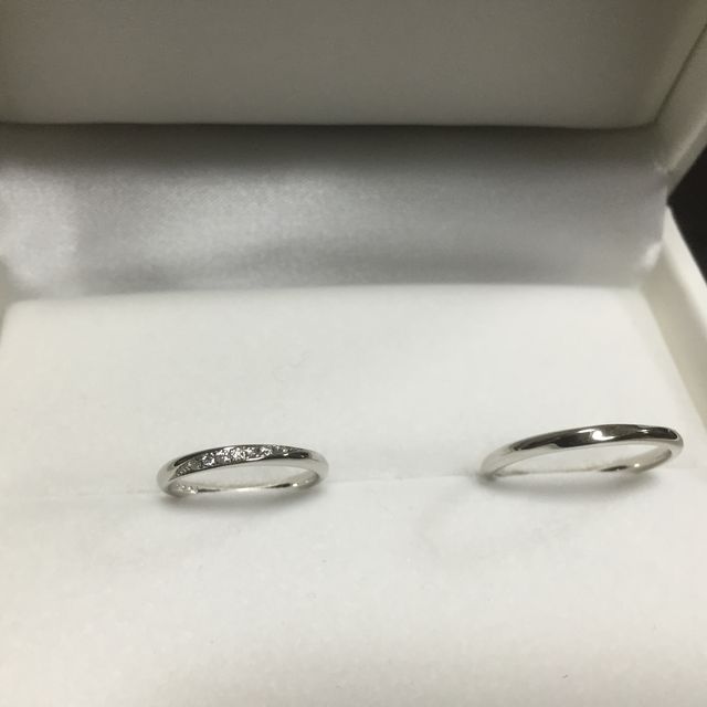 【HOSHI no SUNA 星の砂(ほしのすな)の口コミ】 彼女がダイヤが複数散らばっている指輪＆男性の私はできるだけシンプルな…