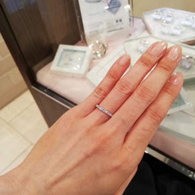 【Ginza Rim(銀座リム)の口コミ】 ストレートのハーフエタニティで、ダイヤモンドの輝きがとても美しかった…
