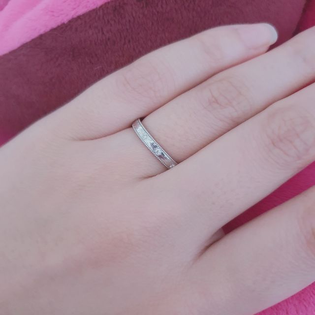 【エクセルコダイヤモンド(EXELCO DIAMOND)の口コミ】 主人と2人で購入しに行きました。
いろんなデザインがあり、かなり悩んだ…