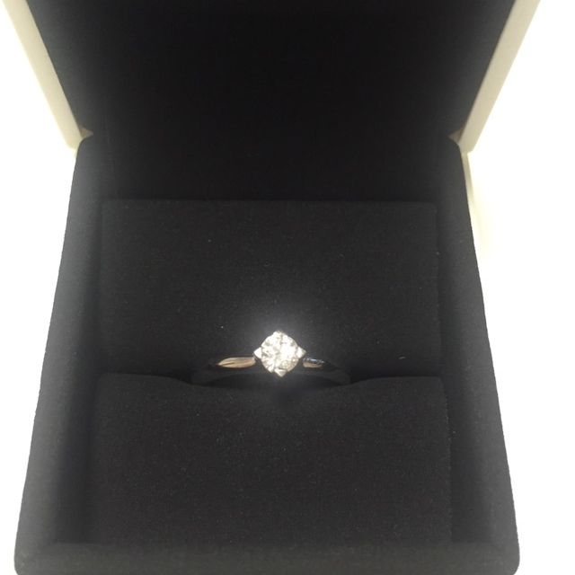 【FOREVERMARK(フォーエバーマーク)の口コミ】 デビアス社の製品なので、ダイヤの品質は間違いないし、信用のおける絶対…