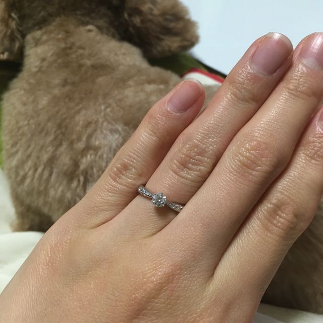【TASAKI(タサキ)の口コミ】 婚約指輪でも、普段使いできるようにしたかったので、華奢なデザインを探…