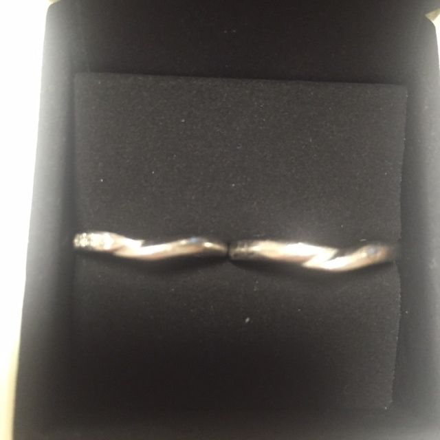 【ジュエリーツツミ(JEWELRY TSUTSUMI)の口コミ】 プラチナ950で純度が高いこと。そして、シンプルなデザインで少しV字っぽ…