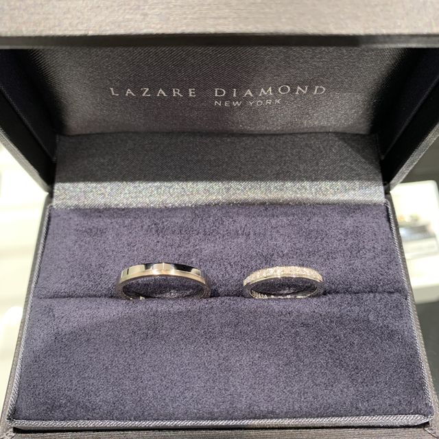 【ラザール ダイヤモンド(LAZARE DIAMOND)の口コミ】 デザインが気に入りました！！
ハーフエタニティだけでなく下にラインが入…