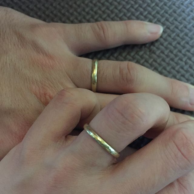 【NIESSING(ニーシング)の口コミ】 まずは素材が一般的な指輪と違いゴールドなので、友人などと同じになるこ…