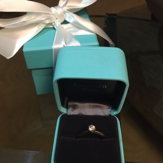 【ティファニー(Tiffany & Co.)の口コミ】 ティファニーの中でも定番のものを購入しました。彼女が憧れのブランドで…