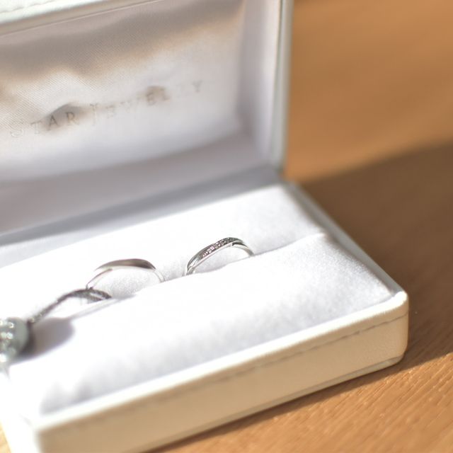 【STAR JEWELRY(スタージュエリー)の口コミ】 1番の決め手は販売員さんです。
初めての指輪購入でしたが、カタチある物…