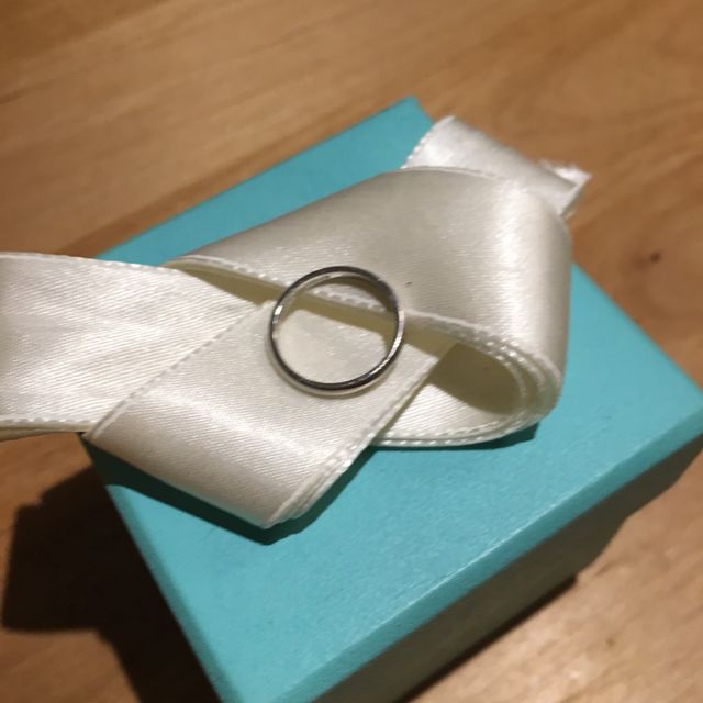 【ティファニー(Tiffany & Co.)の口コミ】 ずっとつけても飽きのこないシンプルなプラチナリングがいいなと思ってい…