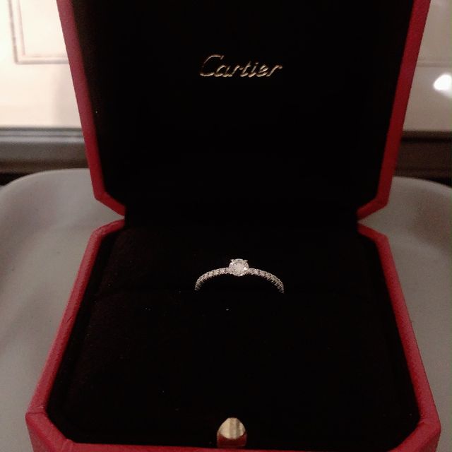 【カルティエ(Cartier)の口コミ】 エタンセル ドゥ カルティエ リング
ネットで一目惚れでした。
一粒で、爪…