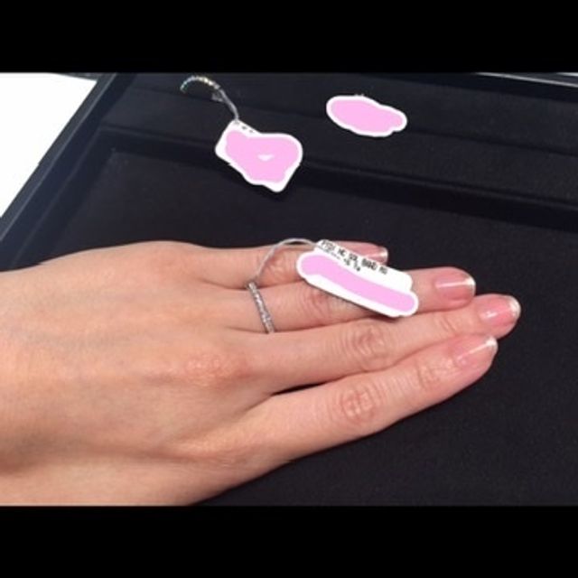 【ティファニー(Tiffany & Co.)の口コミ】 細かいダイヤがはめ込まれているハーフエタニティリングです。ダイヤの周…