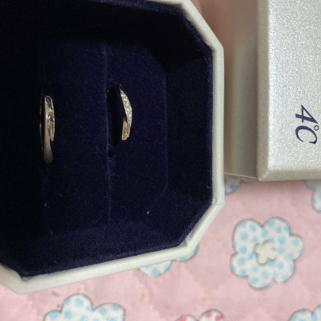 【4℃ BRIDAL(ヨンドシーブライダル)の口コミ】 価格もお値打ちなのに、高級感がありました。また、街頭でもポスターを見…