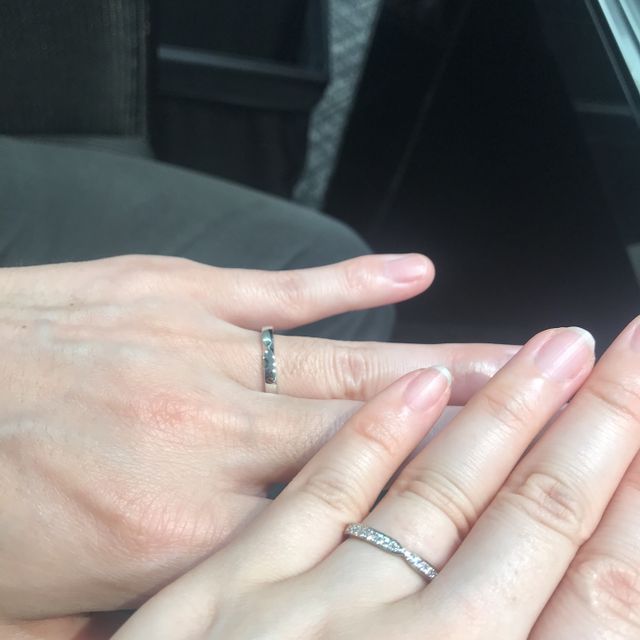 【ラザール ダイヤモンド(LAZARE DIAMOND)の口コミ】 指輪のデザインも多く、選ぶのも楽しいです。
シンプルから派手なデザイン…