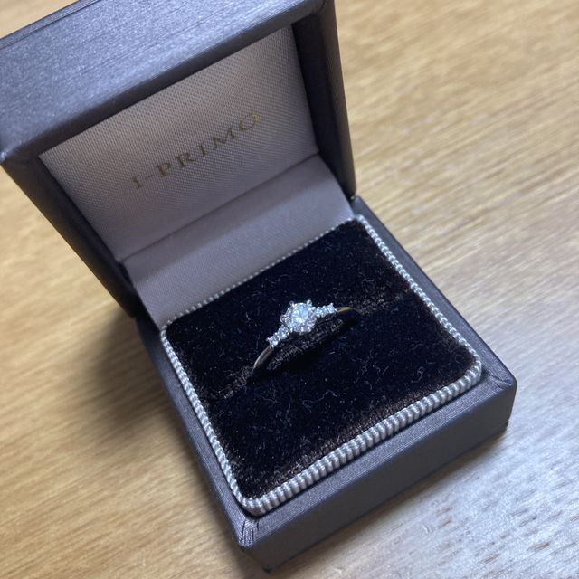 【アイプリモ(I-PRIMO)の口コミ】 ゼクシィのカタログで見て惹かれたので、お店に伺いました。現物を見せて…