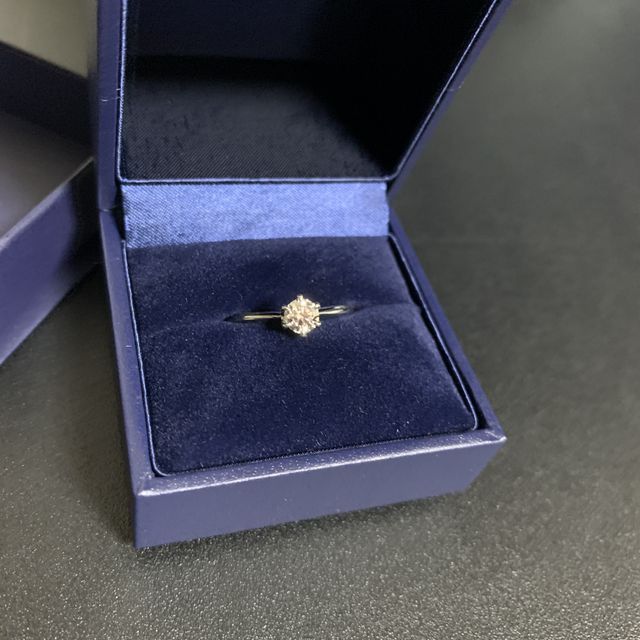 【銀座ダイヤモンドシライシの口コミ】 デザインが気に入った。
接客で話をきいているうちにこのお店がいいなと感…