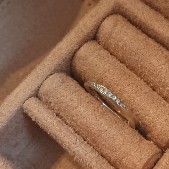 【TRECENTI(トレセンテ)の口コミ】 指輪探しで重視したのは付け心地の良さです。主人がアクセサリーをつけな…