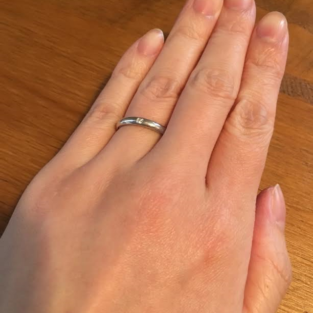 【ティファニー(Tiffany & Co.)の口コミ】 指がきれいに見えることと、シンプルですがダイヤモンドが一粒ついている…