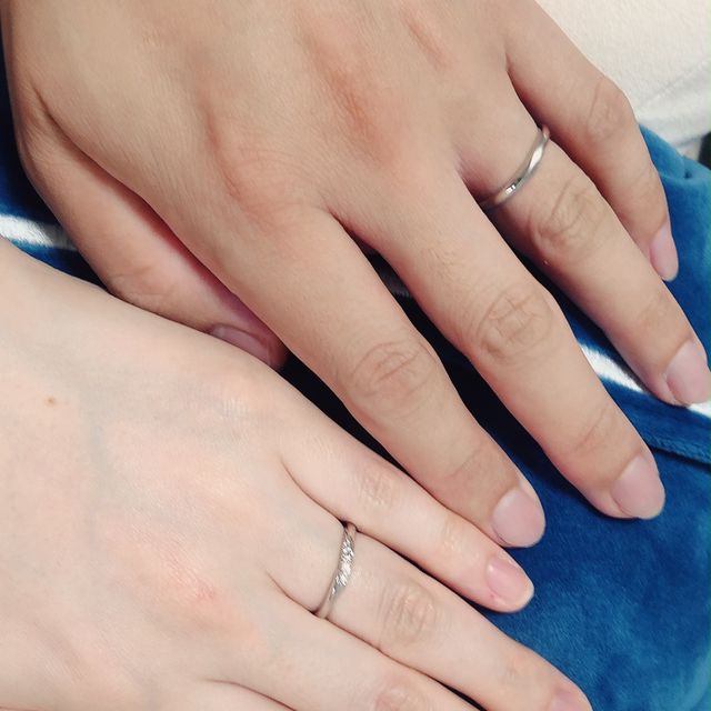 【銀座ダイヤモンドシライシの口コミ】 ダイヤのはめ方にこだわっている指輪だとおっしゃっていました。光に当た…