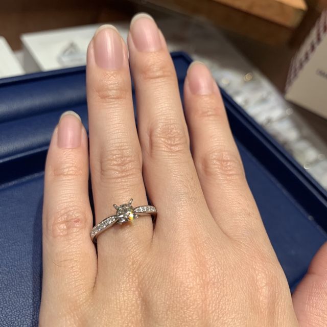 【銀座ダイヤモンドシライシの口コミ】 他のハイブランドの指輪と比べると圧倒的にコスパが良いところです。ダイ…