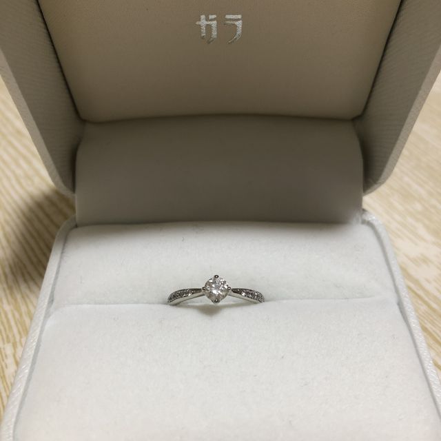 【GALA JEWELRY(ガラジュエリー)の口コミ】 ダイヤ部分の高さがあると引っ掛けてしまったり、傷つけてしまったりする…