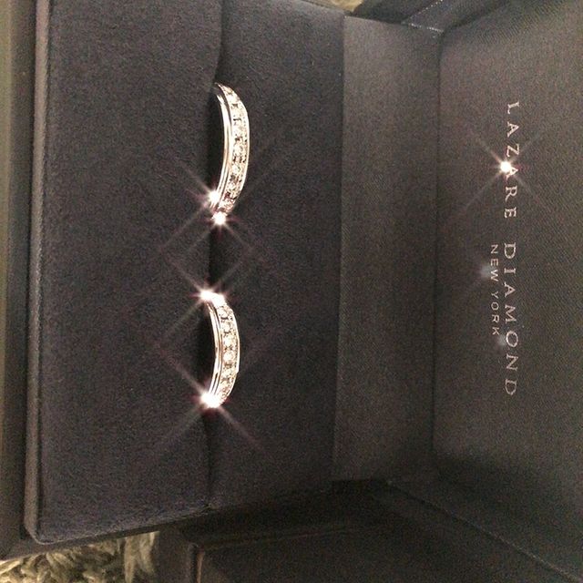 【ラザール ダイヤモンド(LAZARE DIAMOND)の口コミ】 男性共に女性がつけていてとても華やかでカッコよく、毎日見惚れてます。…