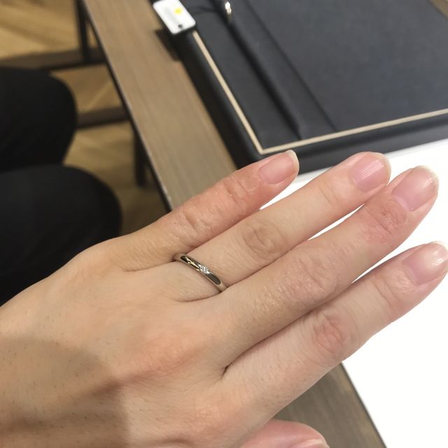 【ラザール ダイヤモンド(LAZARE DIAMOND)の口コミ】 シンプルなデザインで探していたのですが、ダイヤ１石のものでずっとピン…