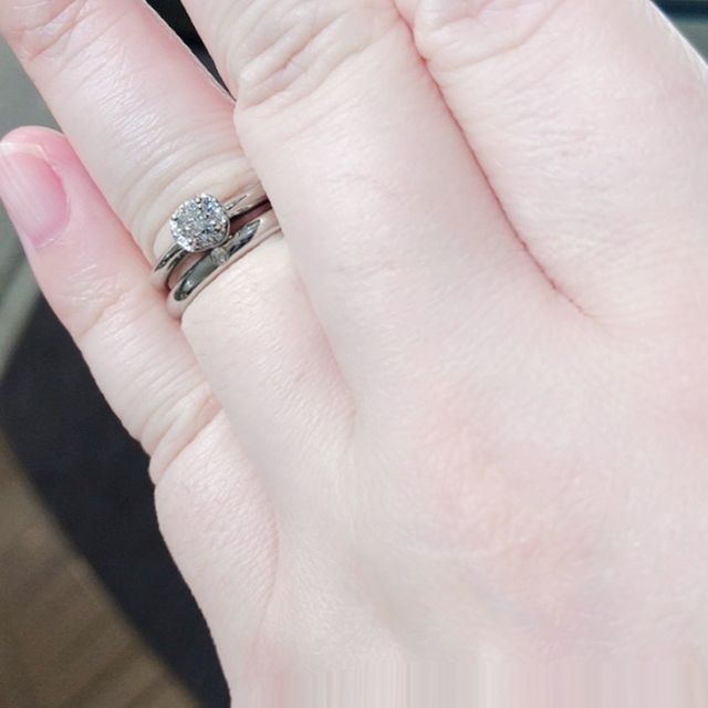 【ブルガリ(BVLGARI)の口コミ】 婚約指輪・結婚指輪を見たいと伝えると上の階に通して頂きました。銀座で…