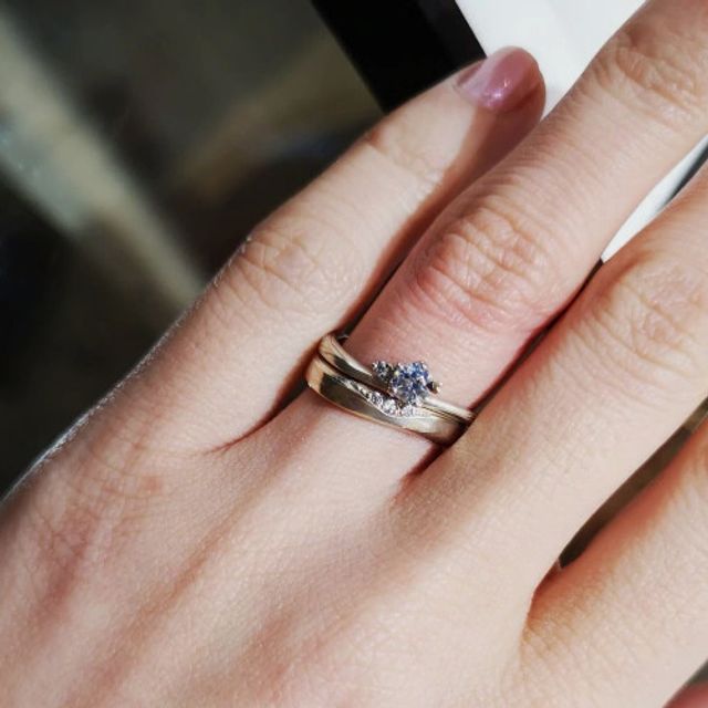 【杢目金屋(もくめがねや)の口コミ】 桜をモチーフにしたデザインが可愛らしくキレイだと思います。緩やかなカ…