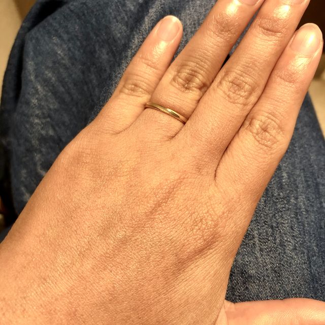【アイプリモ(I-PRIMO)の口コミ】 肌の色が白くなく、ゴールドの方が肌になじむのでゴールドの指輪を探して…