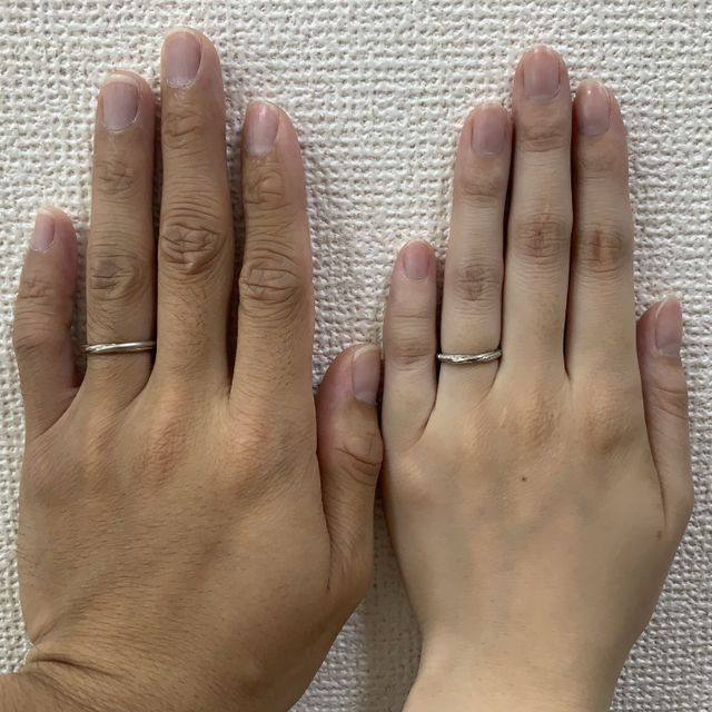 【銀座ダイヤモンドシライシの口コミ】 よくある結婚指輪の形ではなく、少し変わったデザインだったので他の人と…