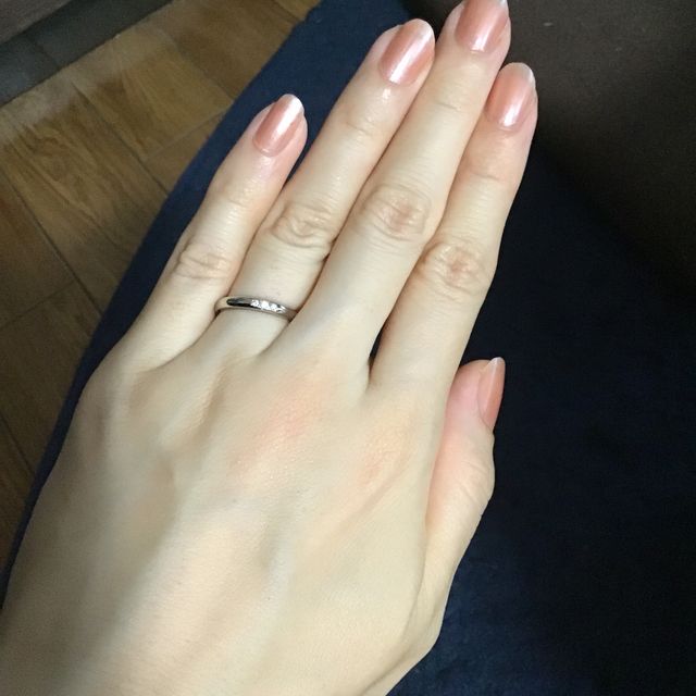 【ラザール ダイヤモンド(LAZARE DIAMOND)の口コミ】 結婚指輪を選ぶ際、たくさんの指輪を試着しました。写真では可愛いなーと…