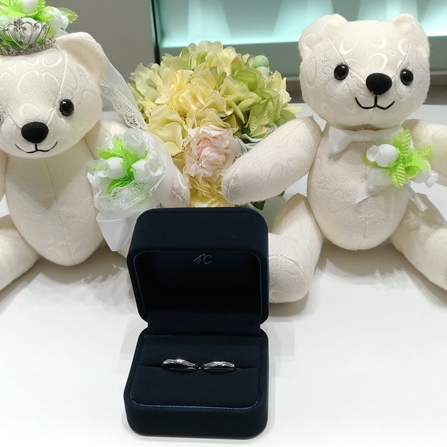 【4℃ BRIDAL(ヨンドシーブライダル)の口コミ】 ペア感のあるデザイン、シンプルなデザインを中心に指輪を選びました。2つ…