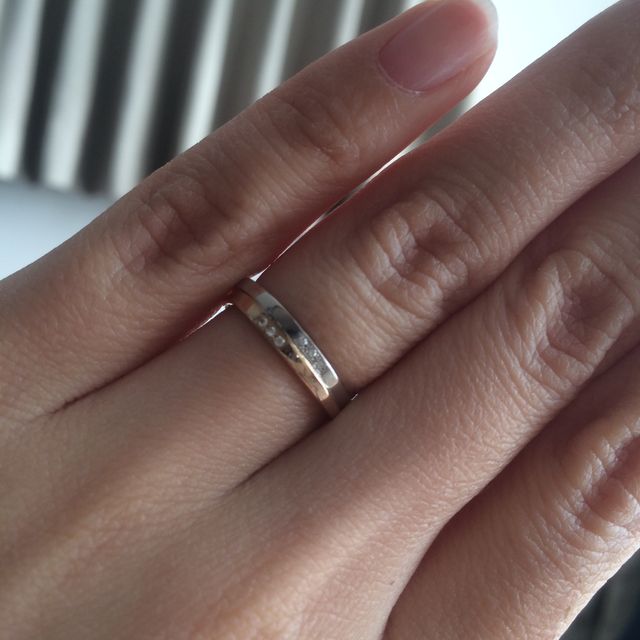 【SIND BAD(シンドバット)の口コミ】 旦那と私の二人の意見を取り入れた指輪だったので選びました！！
太めの指…