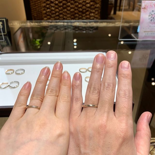 【杢目金屋(もくめがねや)の口コミ】 ホームページで見るよりも、実物の方が木目がナチュラルで着けやすいと思…