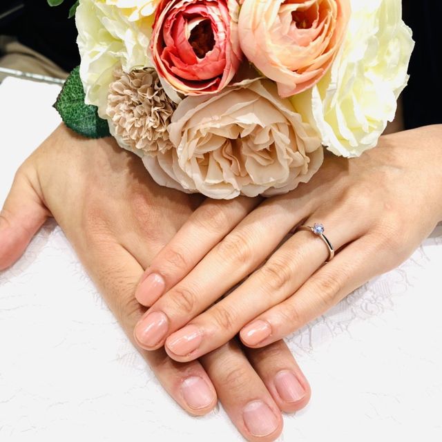 【ラザール ダイヤモンド(LAZARE DIAMOND)の口コミ】 ダイヤモンドが綺麗で、品質がよいお店を探していました。
リング部分はシ…