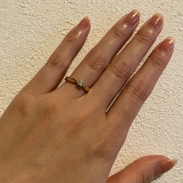 【ティファニー(Tiffany & Co.)の口コミ】 こちらはティファニーでも人気のハーモニータイプの指輪です。横から見る…