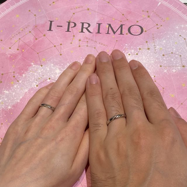 【アイプリモ(I-PRIMO)の口コミ】 指輪のデザインが1番の決め手です。ストレートタイプでかつ、ウェーブが部…