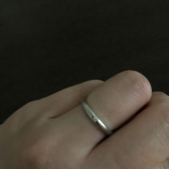 【銀座ダイヤモンドシライシの口コミ】 たくさん悩みました。最初はダイヤモンドが多く敷き詰められている指輪が…