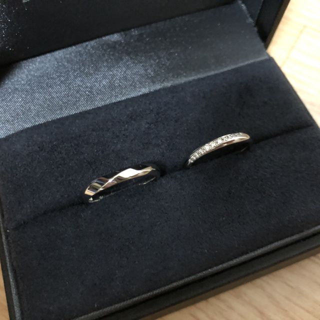 【ラザール ダイヤモンド(LAZARE DIAMOND)の口コミ】 ダイヤモンドの輝きが他より断然キレイ
ダイヤモンドの入り方が工夫されて…